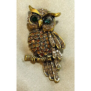 NWOT Owl Brooch Pin Gold Rhinestone Green Glass Eyes Brass Plated Statement